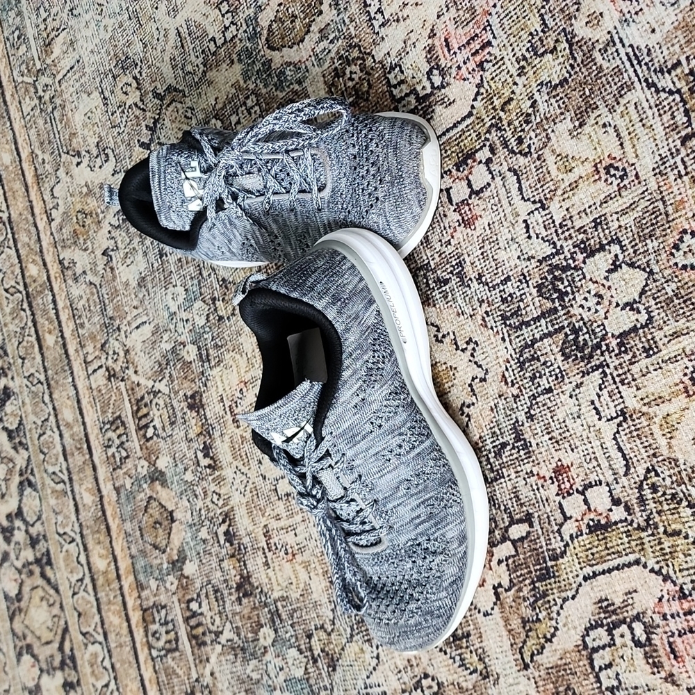 APL (Athletic Propulusion Labs) heather gray sneaker!